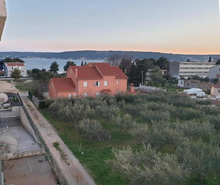 Apartment Eso Kastela Exterior photo