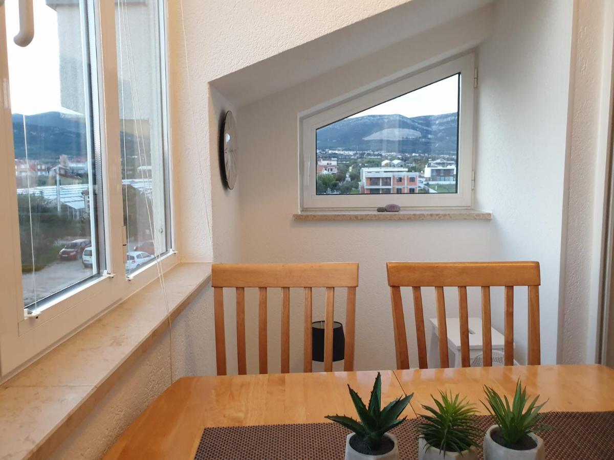Apartment Eso Kastela Exterior photo